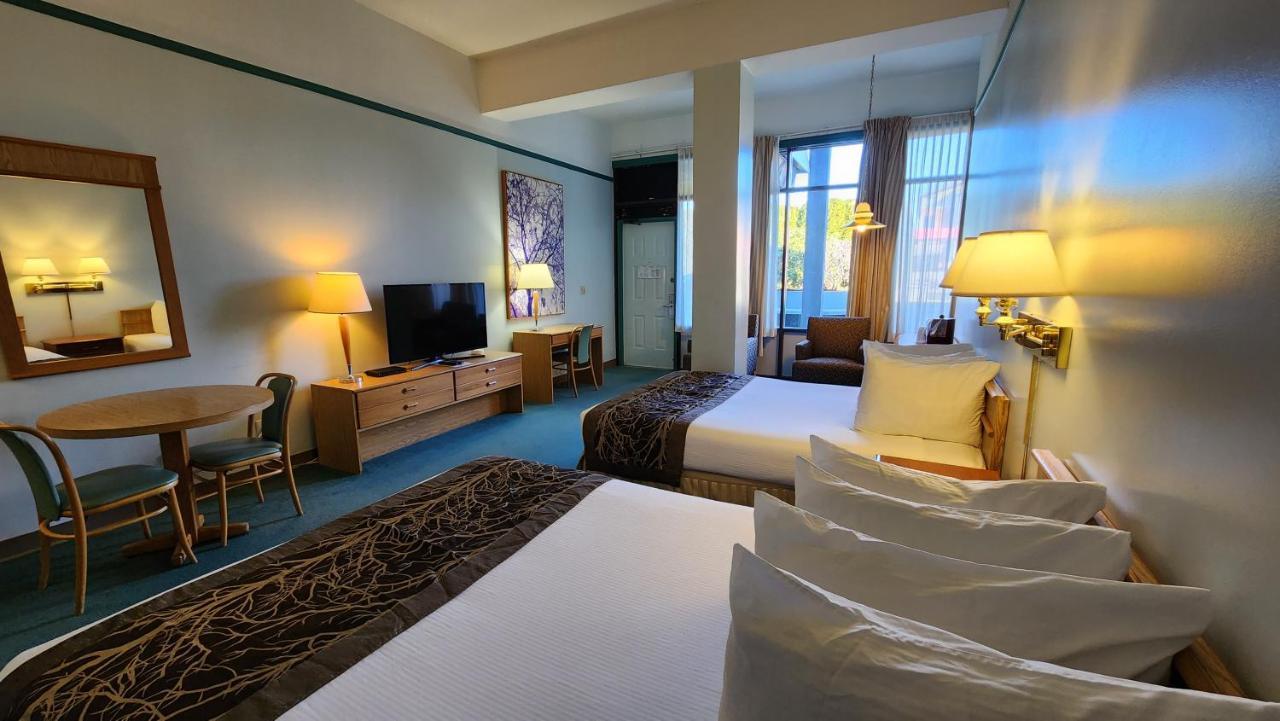 The Cedars Inn Hotel & Convention Centre Gibsons Kültér fotó