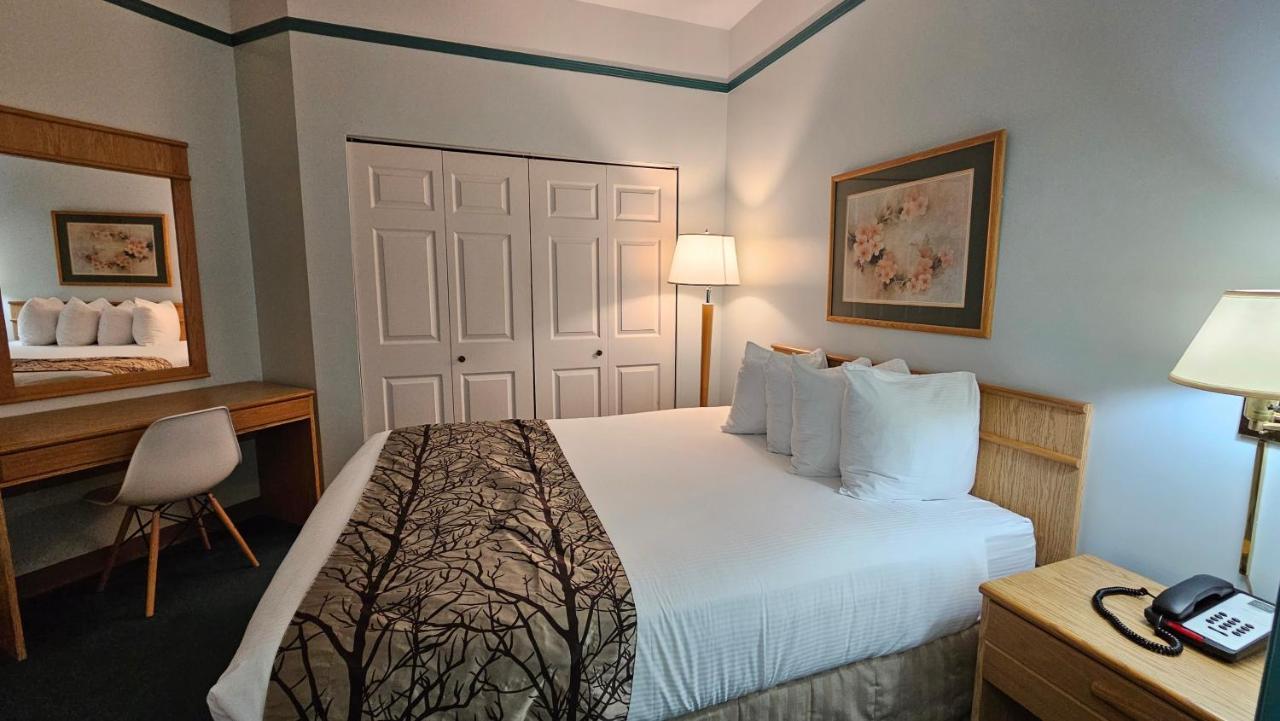 The Cedars Inn Hotel & Convention Centre Gibsons Kültér fotó