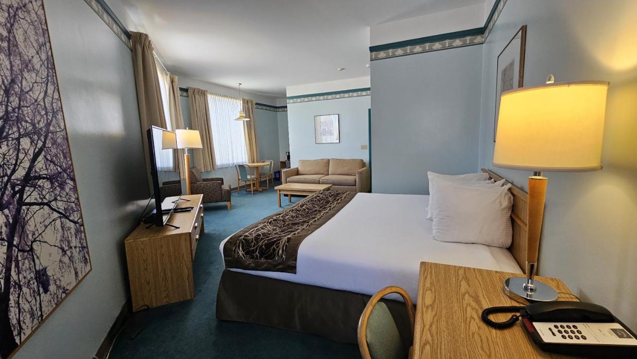The Cedars Inn Hotel & Convention Centre Gibsons Kültér fotó